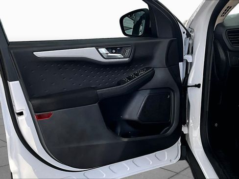 Used 2020 Ford Escape SE FWD image 22