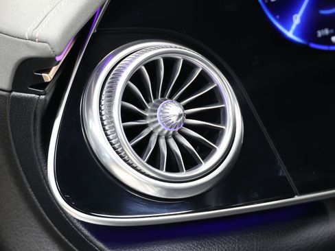 Used 2023 Mercedes-Benz EQS 580 4MATIC SUV image 22