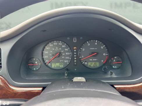 Used 2001 Subaru Outback Limited image 18
