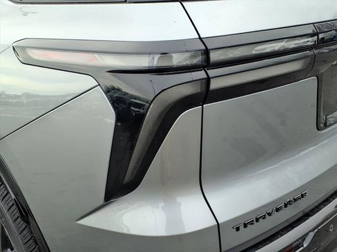 New 2026 Chevrolet Traverse RS image 9