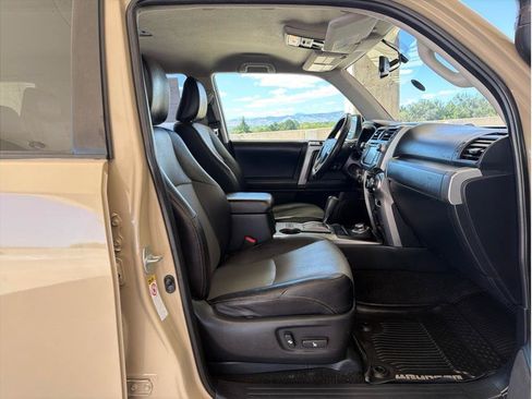 Used 2017 Toyota 4Runner SR5 Premium AWD/4WD image 15
