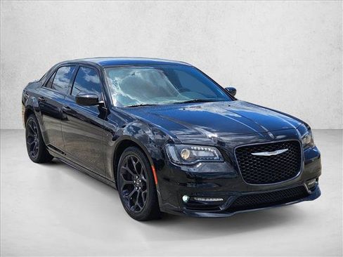 Used 2020 Chrysler 300 S w/ S Model Appearance Package RWD image 3
