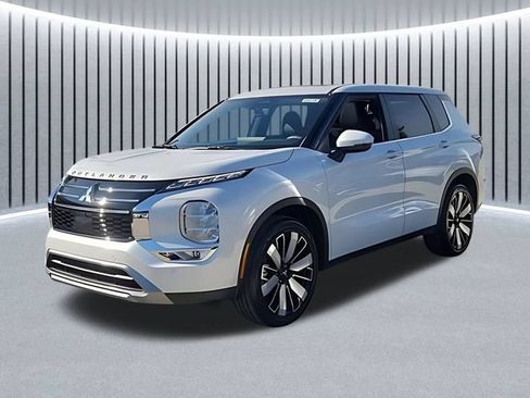 New 2026 Mitsubishi Outlander SE FWD image 3