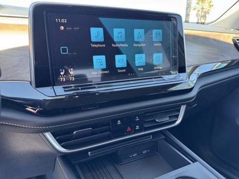 Used 2026 Volkswagen Atlas SE FWD image 25
