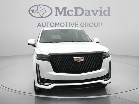 Used 2023 Cadillac Escalade Sport Platinum AWD/4WD image 2