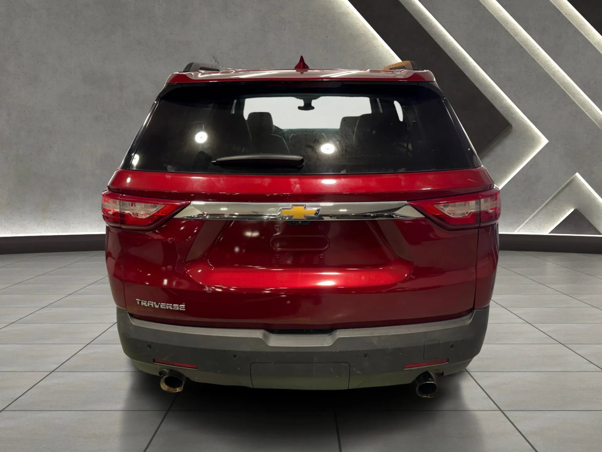 Used 2019 Chevrolet Traverse LT w/ LT Premium Package FWD image 4