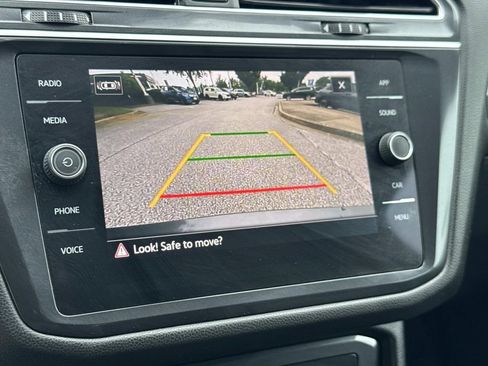 Used 2024 Volkswagen Tiguan SE FWD image 5