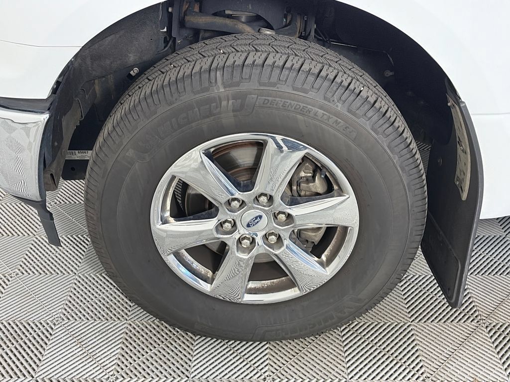 Used 2018 Ford F150 XLT w/ Equipment Group 302A Luxury AWD/4WD image 8