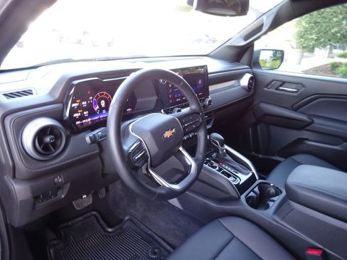 Used 2025 Chevrolet Colorado LT w/ LT Convenience Package AWD/4WD image 13