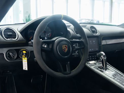Used 2022 Porsche 718 Cayman GT4 image 10