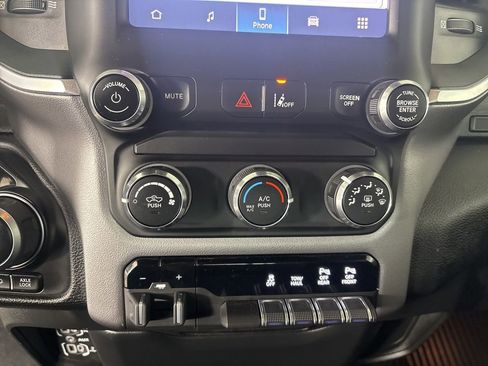 Used 2022 RAM 1500 Big Horn AWD/4WD image 17