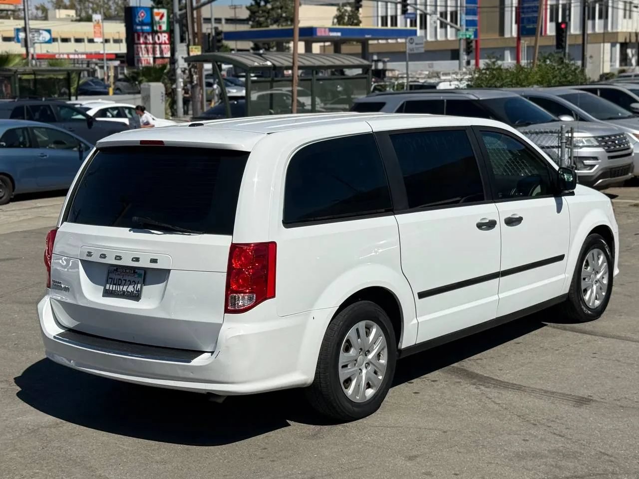 Used 2015 Dodge Grand Caravan American Value Package w/ UConnect Hands-Free Group FWD image 22