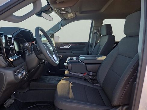 New 2026 GMC Sierra 1500 SLE image 15