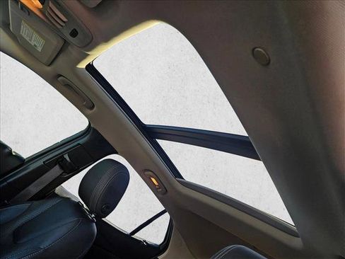 Used 2022 Buick Encore GX Essence w/ Experience Buick Package image 15