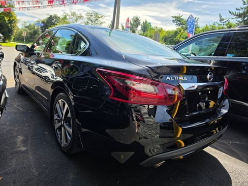 Used 2017 Nissan Altima 2.5 SR FWD image 2
