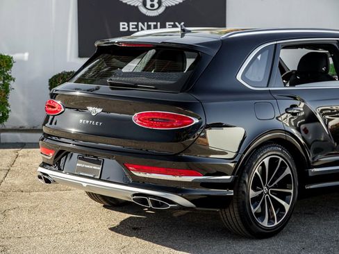 Used 2024 Bentley Bentayga Extended Wheelbase image 10
