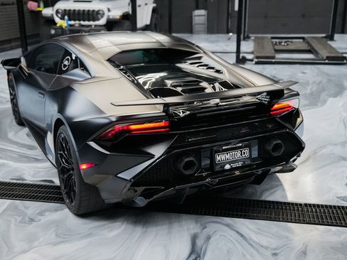 Used 2023 Lamborghini Huracan Tecnica RWD image 14