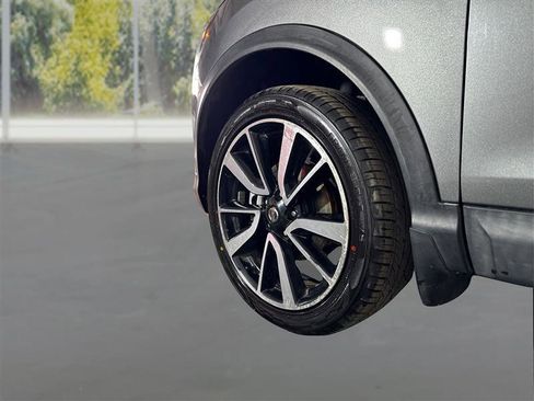 Used 2018 Nissan Rogue Sport SL w/ SL Premium Package image 20