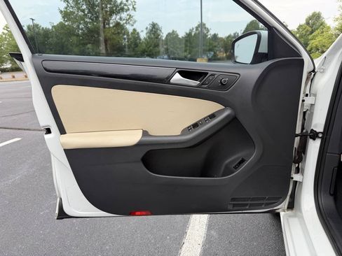 Used 2017 Volkswagen Jetta SEL FWD image 11