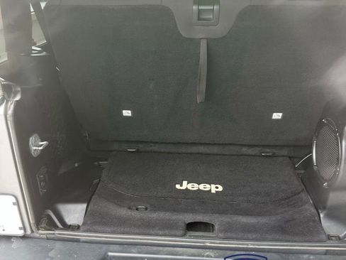 Used 2013 Jeep Wrangler Rubicon w/ PWR Convenience Group AWD/4WD image 9