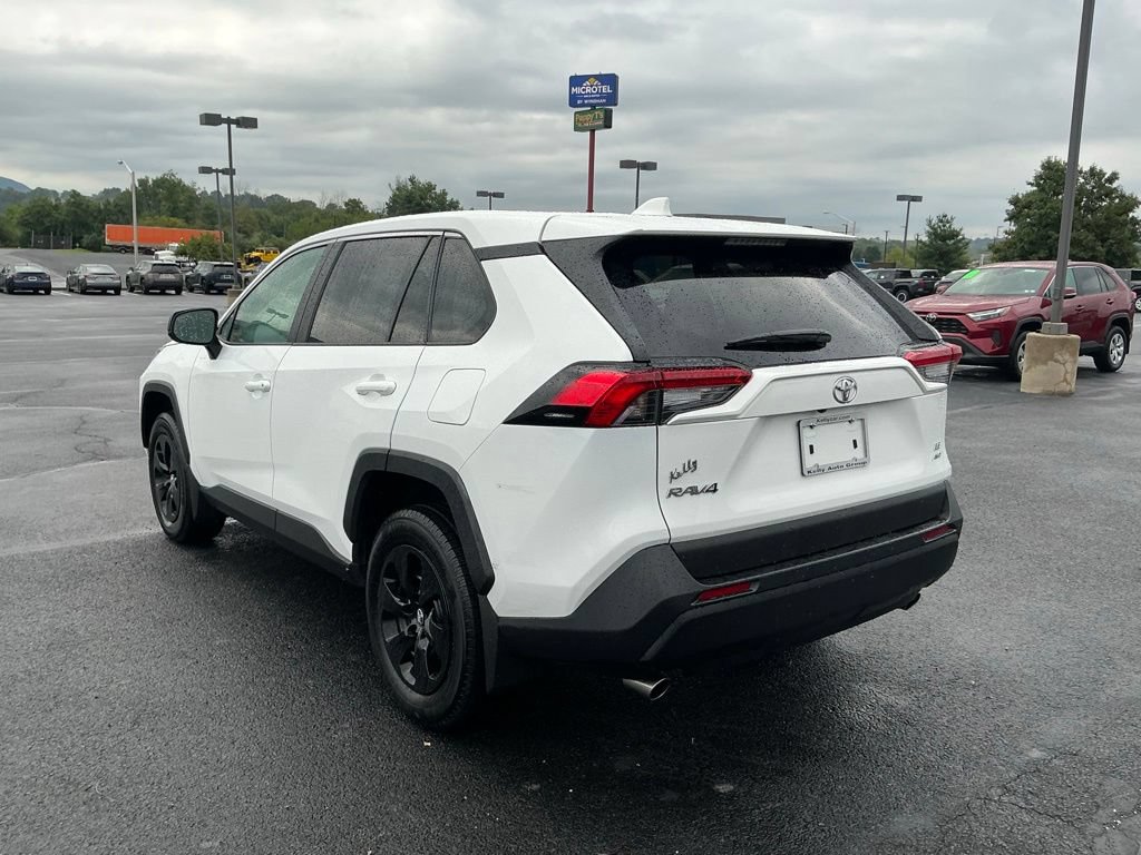 Certified 2023 Toyota RAV4 LE AWD/4WD image 12