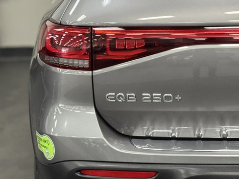 Used 2023 Mercedes-Benz EQB 250+ image 13