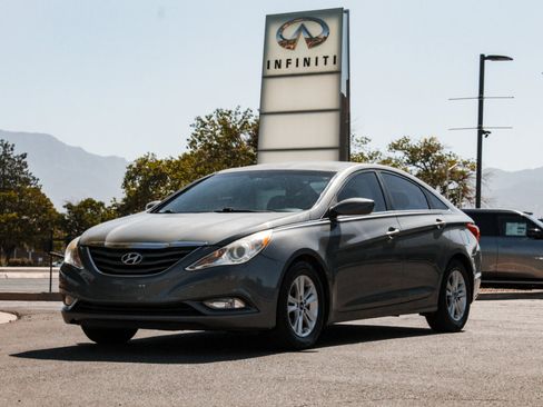 Used 2013 Hyundai Sonata GLS w/ Popular Equipment Pkg FWD image 1