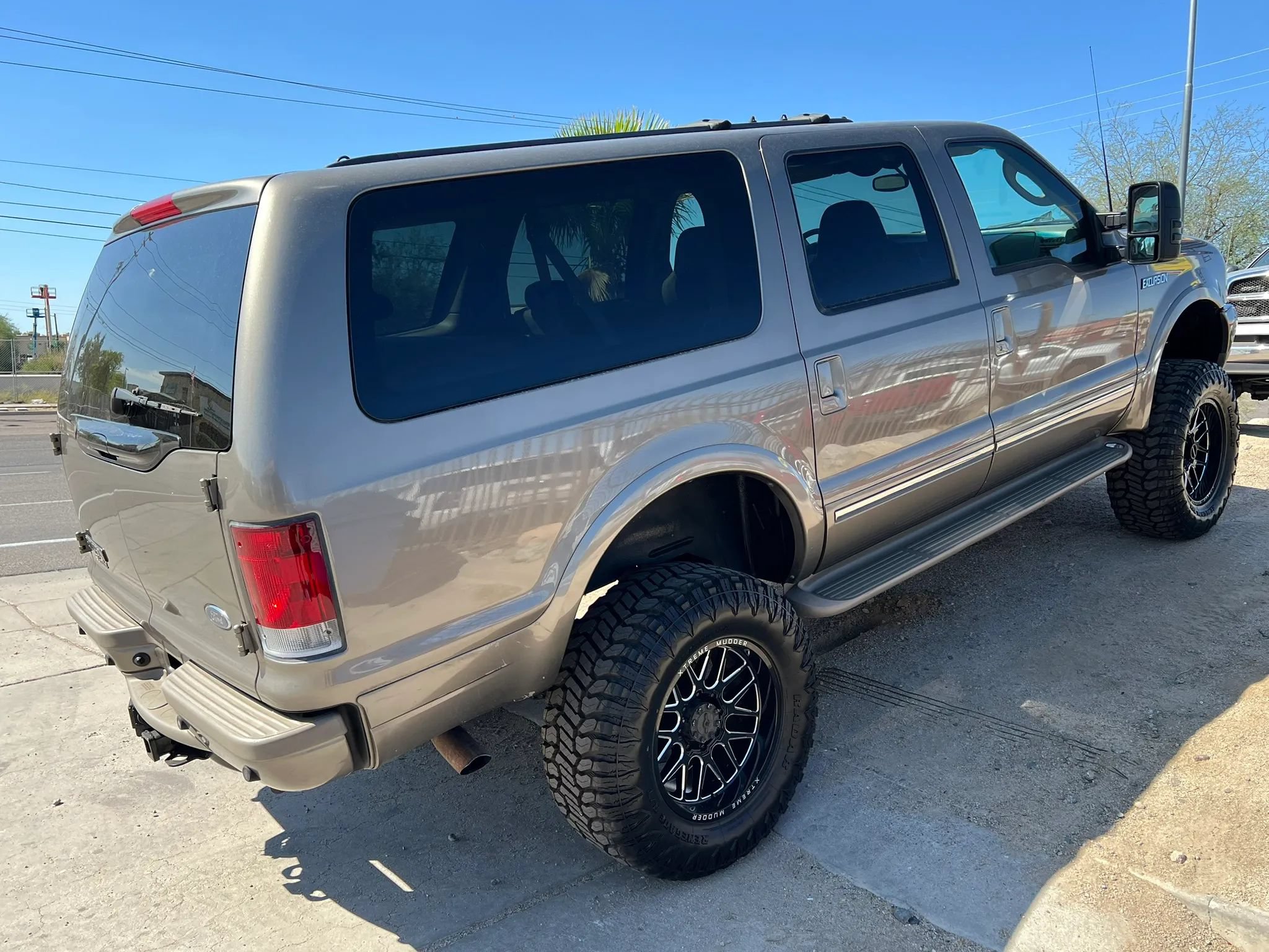 Used 2003 Ford Excursion Limited AWD/4WD image 9