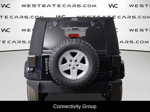 Used 2012 Jeep Wrangler Unlimited Sahara w/ Connectivity Group AWD/4WD image 4