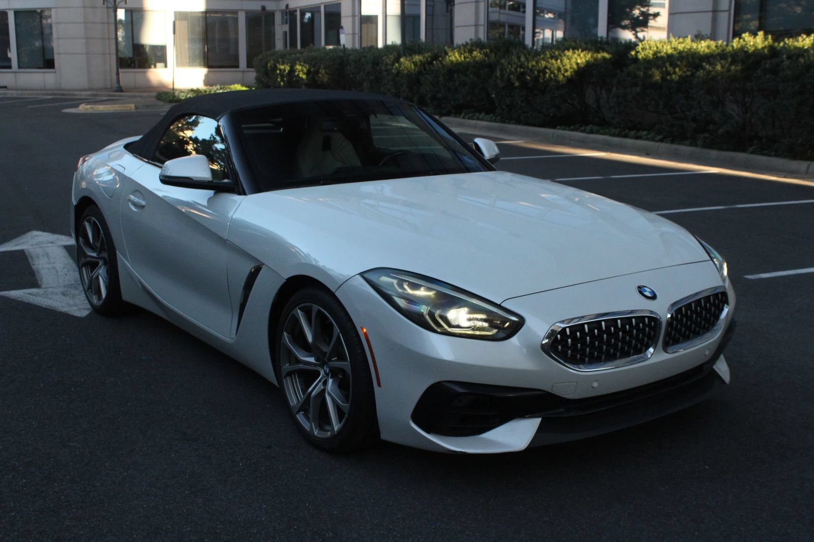 Used 2019 BMW Z4 sDrive30i w/ Premium Package RWD image 1