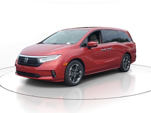 Used 2023 Honda Odyssey Elite image 3