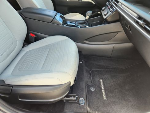 Certified 2025 Hyundai Santa Cruz SE AWD/4WD image 17