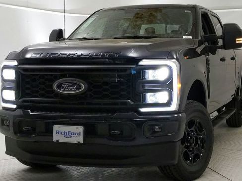 Used 2024 Ford F250 XLT w/ XLT Premium Package AWD/4WD image 8