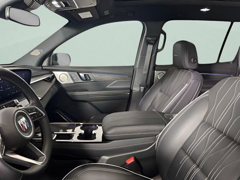 Used 2025 Buick Enclave Avenir AWD/4WD image 29