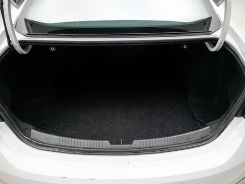 Used 2024 Chevrolet Malibu LT image 13