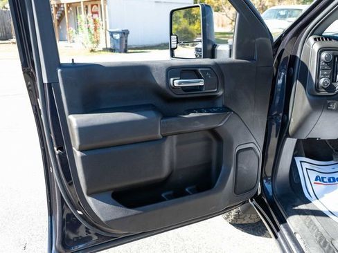 Used 2024 Chevrolet Silverado 2500 Custom w/ Custom Convenience Package image 11