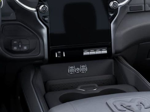 New 2026 RAM 2500 Laramie AWD/4WD image 24