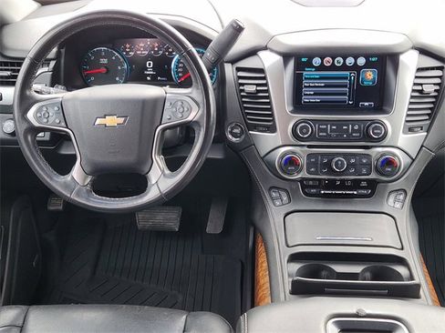 Used 2020 Chevrolet Suburban Premier image 28