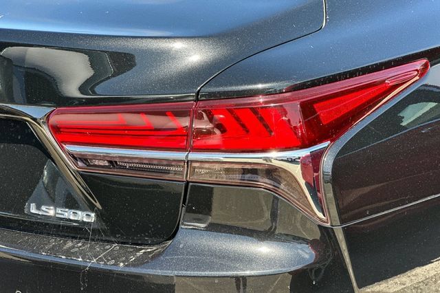 Used 2018 Lexus LS 500 F Sport w/ Performance Package RWD image 7