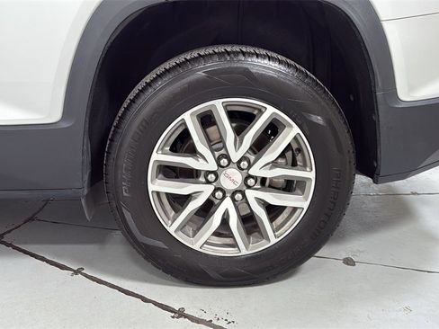 Used 2018 GMC Acadia SLE image 23