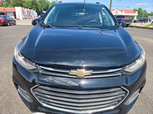 Used 2020 Chevrolet Trax LT FWD image 3