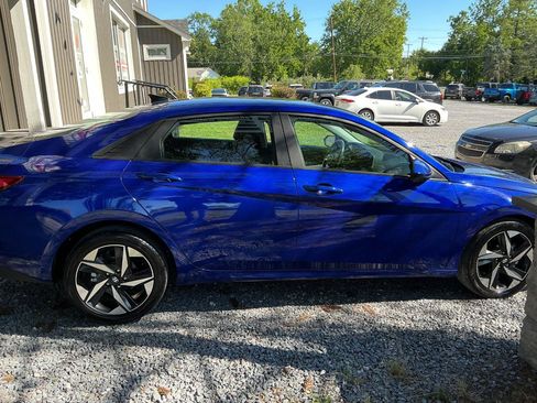 Used 2023 Hyundai Elantra SEL w/ Convenience Package FWD image 6