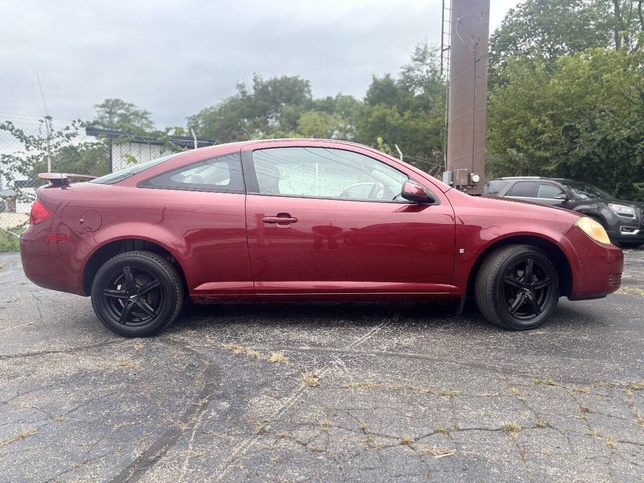 Used 2009 Pontiac G5 FWD image 2