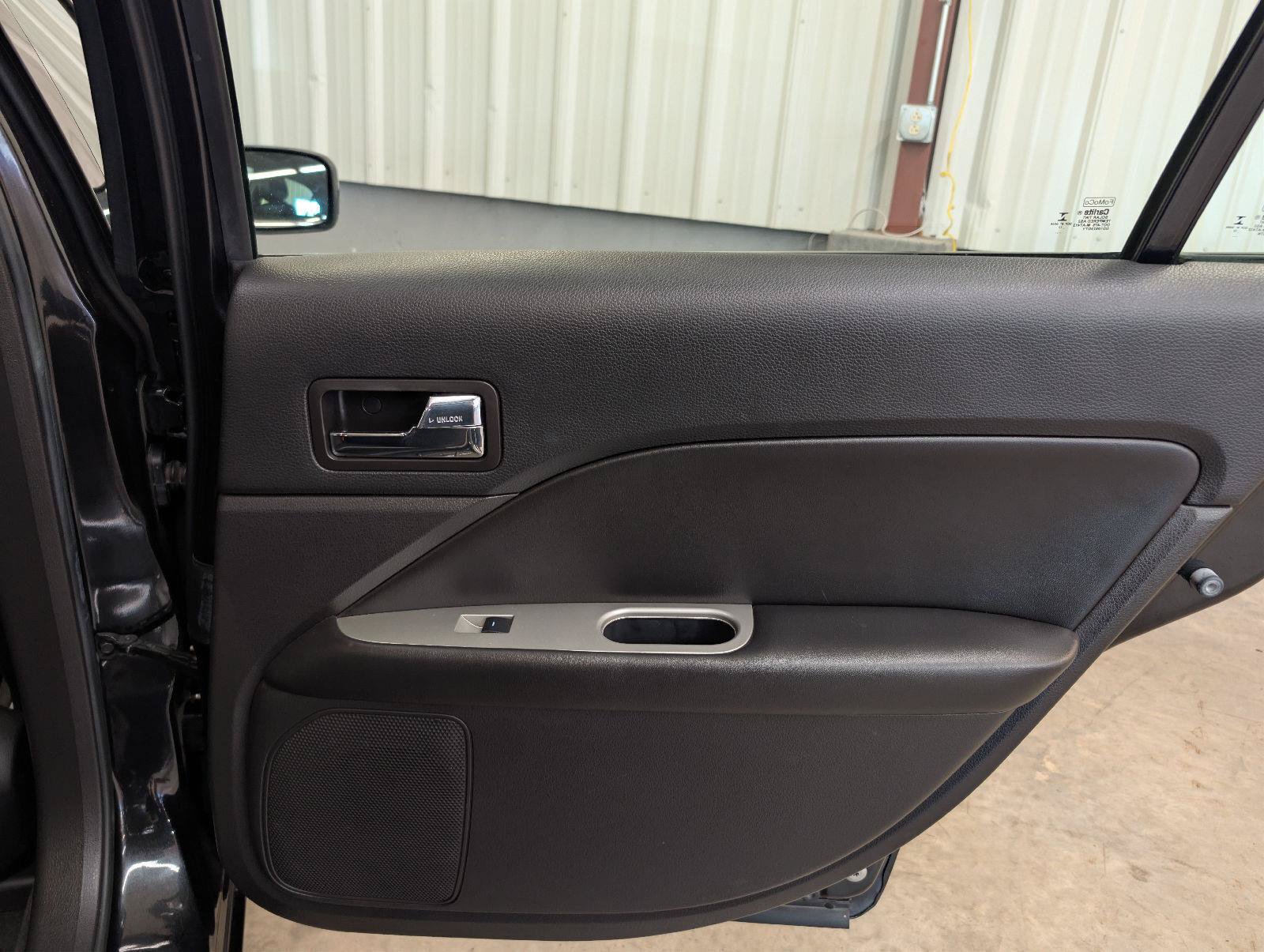 Used 2012 Ford Fusion SEL FWD image 33
