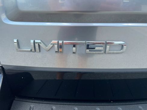 Used 2019 Ford Flex Limited w/ Equipment Group 301A FWD image 9