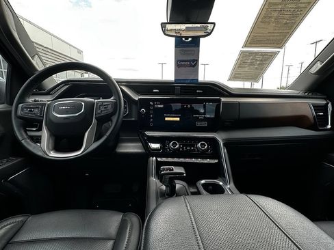 Used 2024 GMC Sierra 1500 Denali w/ Technology Package AWD/4WD image 12