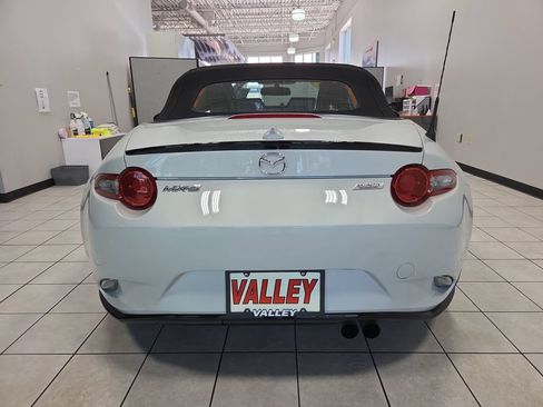 Used 2016 MAZDA MX-5 Miata Club w/ Brembo/BBS Package RWD image 12