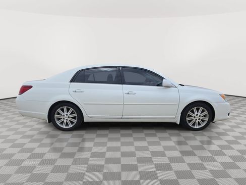 Used 2010 Toyota Avalon Limited FWD image 8