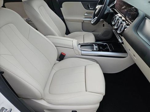 Used 2025 Mercedes-Benz GLA 250 image 19