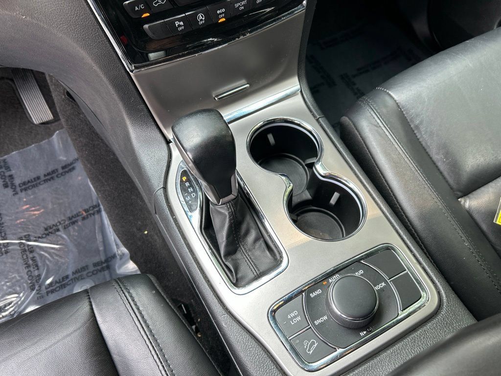 Used 2022 Jeep Grand Cherokee Limited AWD/4WD image 18